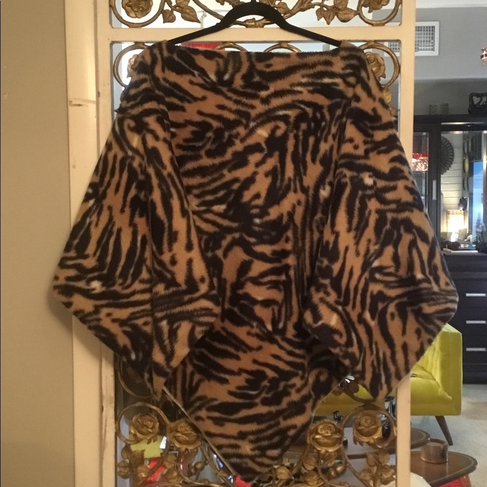 COPY - Vintage Faux Fur Tiger and White Leather Poncho